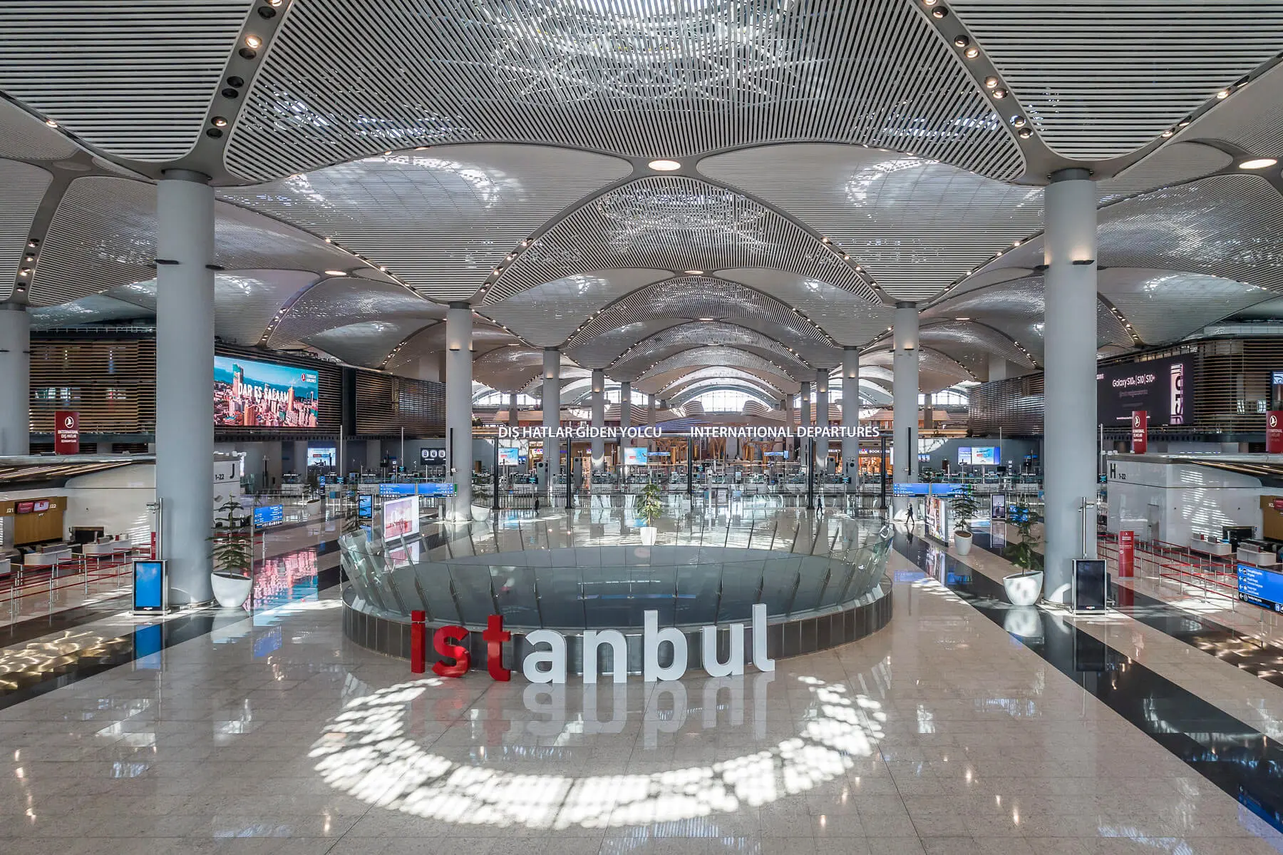 The Ultimate Guide to VIP Airport Transfers in Istanbul: What Every Executive Should Know